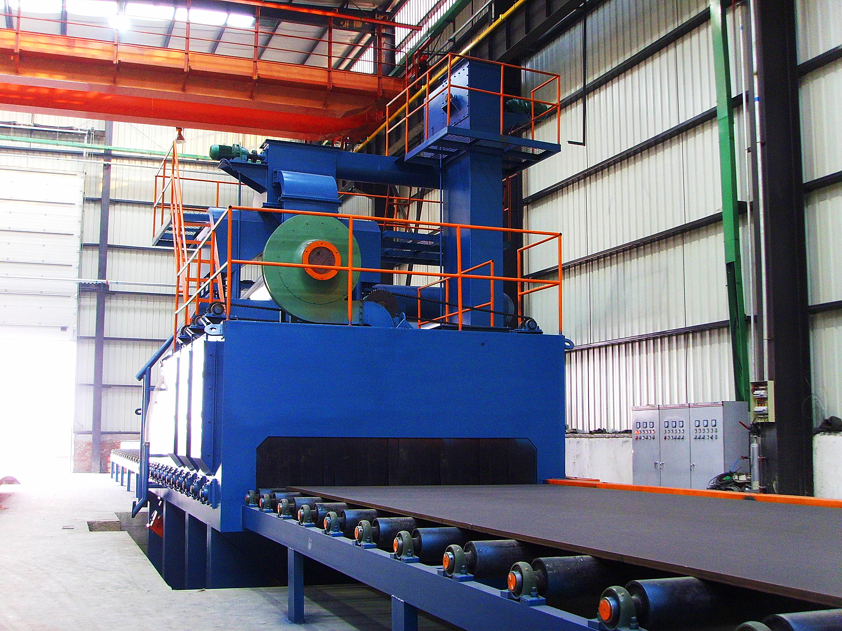 Advantages of steel plate roller type shot blasting machine